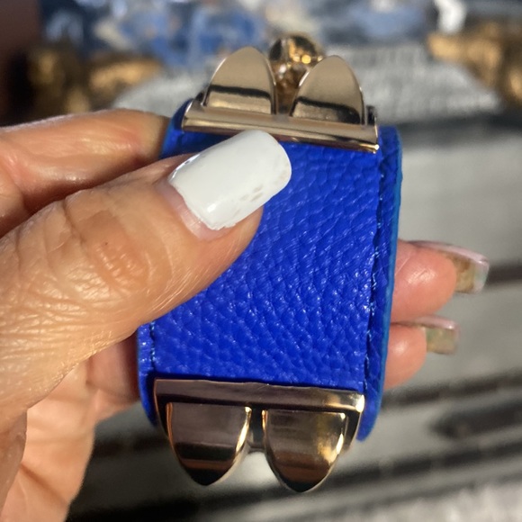 Buckle stud bracket - Picture 4 of 4